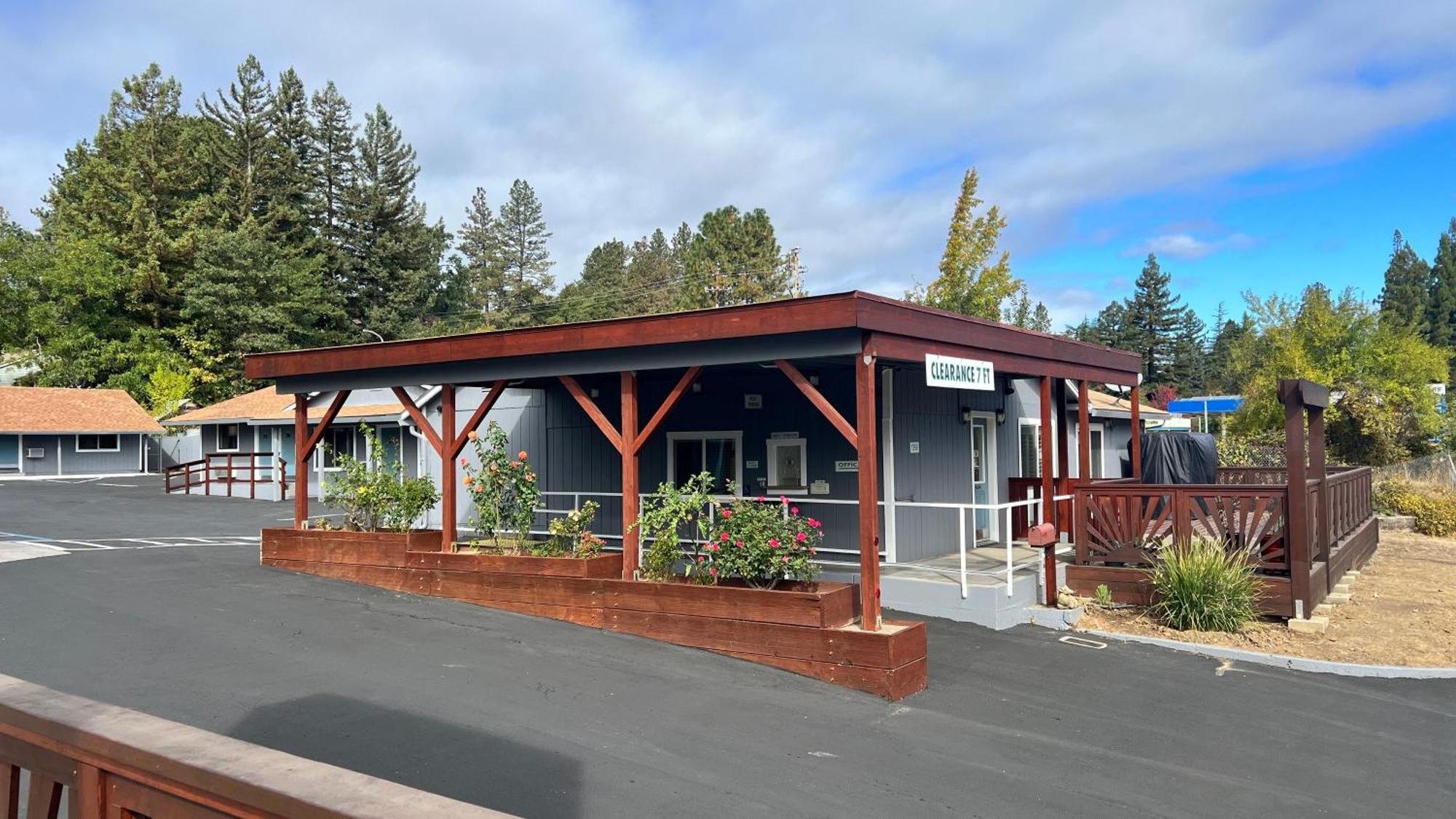 Pine Cone Motel Willits Exterior photo